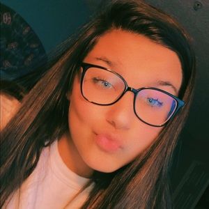 Meet your Posher, Selena